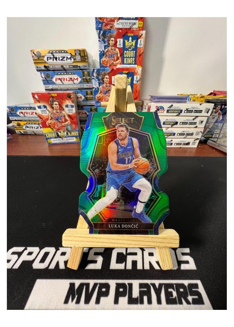 2022-23 Panini Select Base Set Luka Doncic #151 card