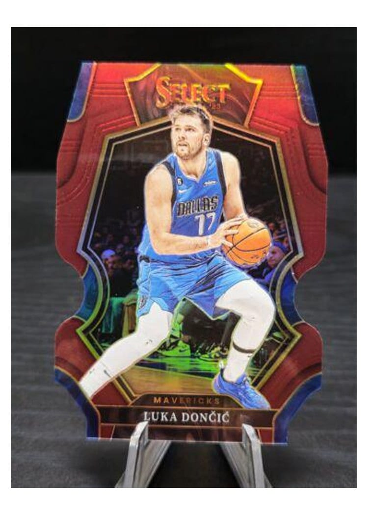 2022-23 Panini Select Base Set Luka Doncic #151 card