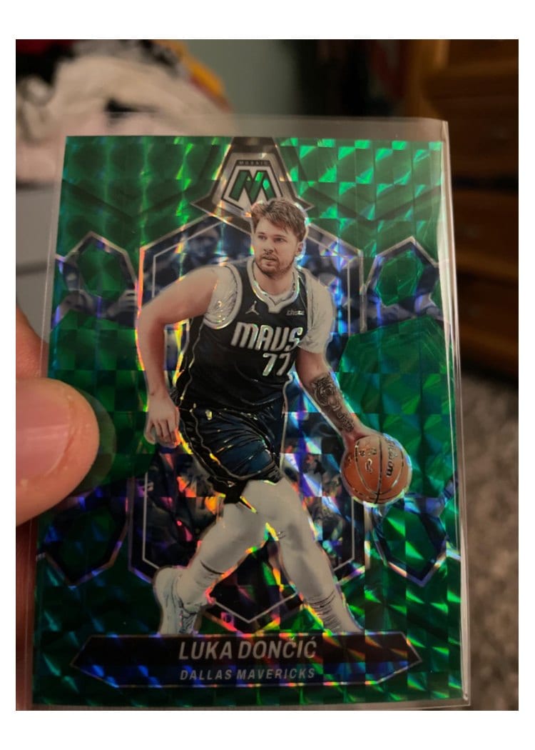 2023-24 Panini Mosaic Base Set Luka Doncic #31 card