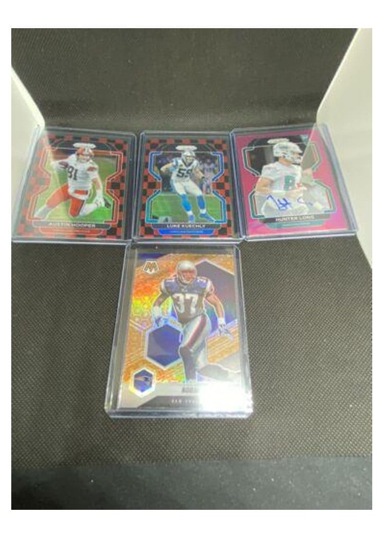 2021 Panini Prizm Base Set Luke Kuechly #320 card