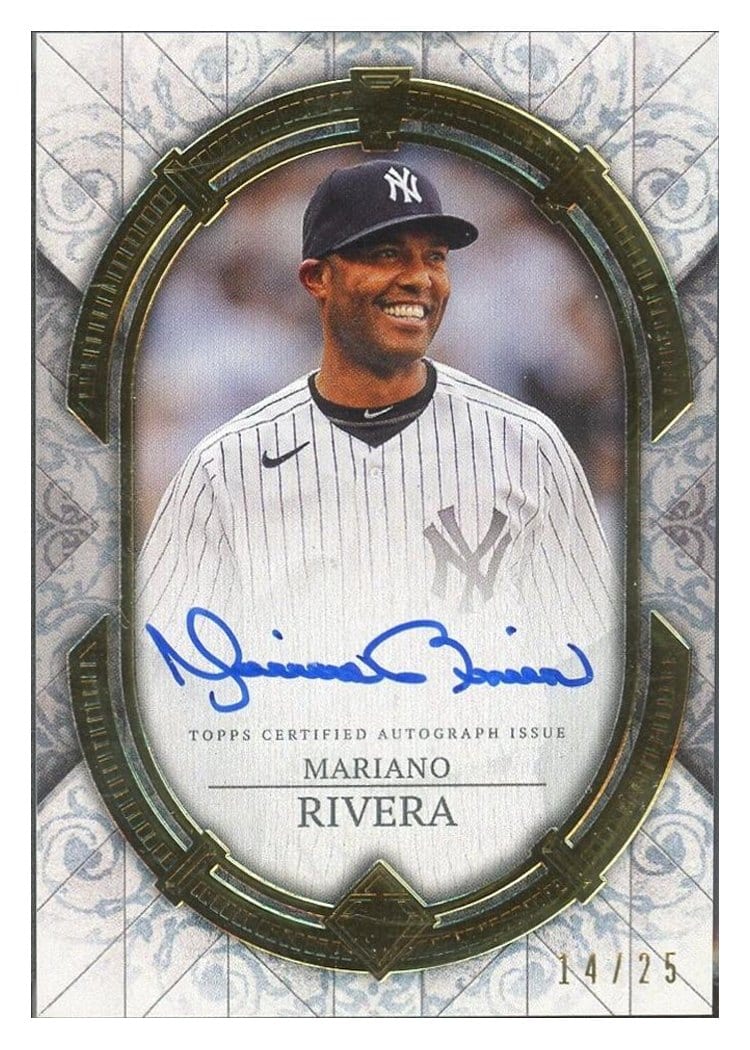 2024 Topps Transcendent Collection Autographs Mariano Rivera #TCA-MR card