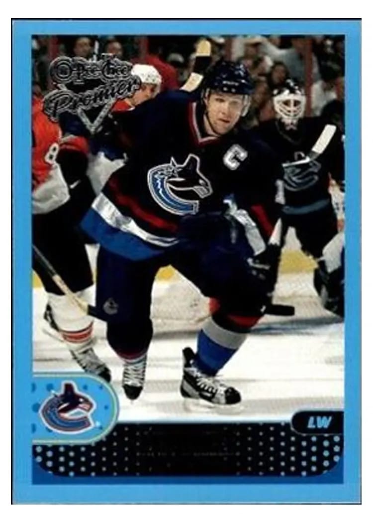 2001 O Pee Chee Markus Naslund #15 card