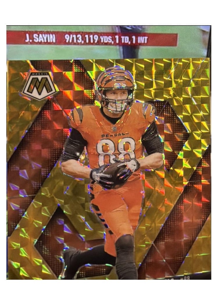 2025 Panini Mosaic Base Set Mike Gesicki #36 card