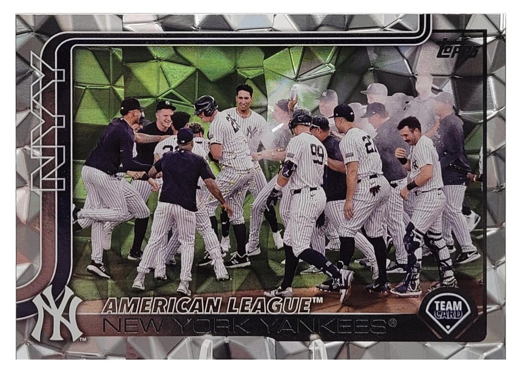 2025 Topps Base Set New York Yankees #123 card