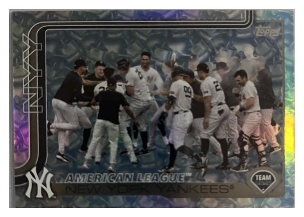 2025 Topps Base Set New York Yankees #123 card