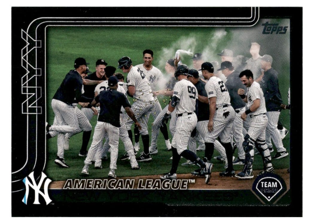 2025 Topps Base Set New York Yankees Black #123 card