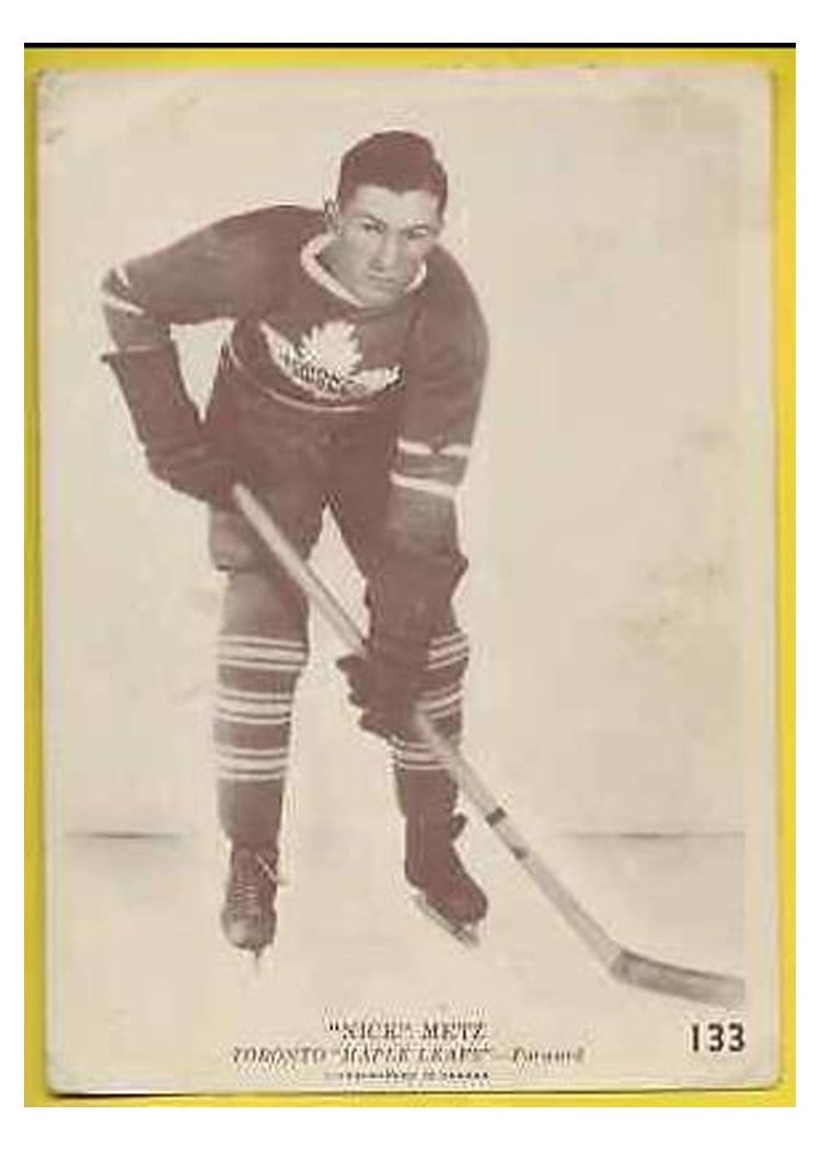 1940 O-Pee-Chee V301-2 'Nick' Metz #133 card
