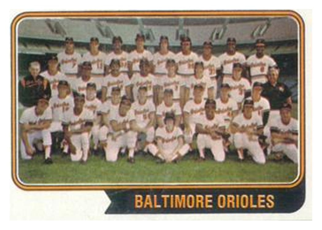 1974 Topps Orioles Team #16 card