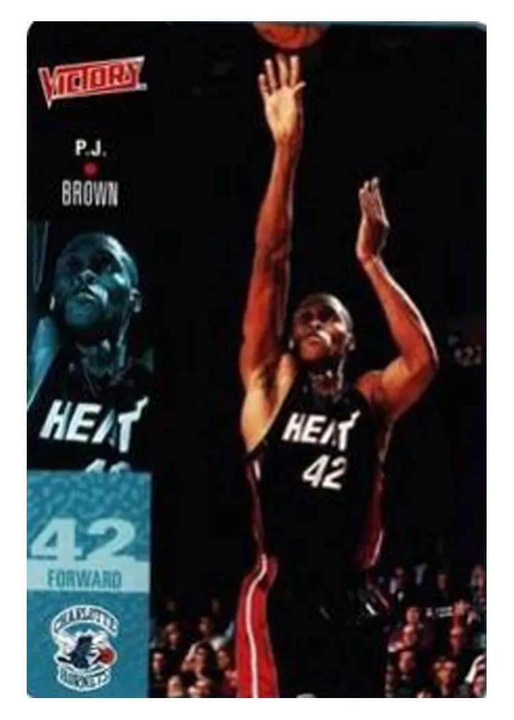 2000 Upper Deck Victory P.J. Brown #108 card