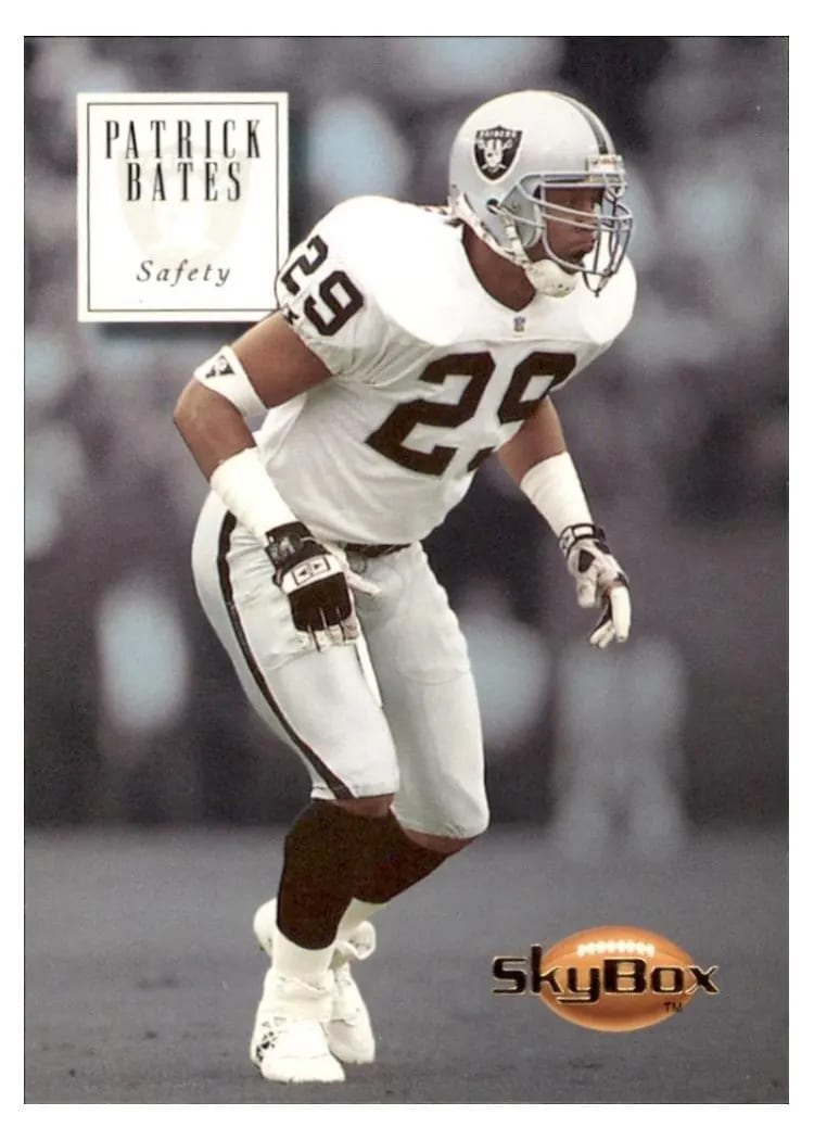 1994 Skybox Premium Patrick Bates #82 card