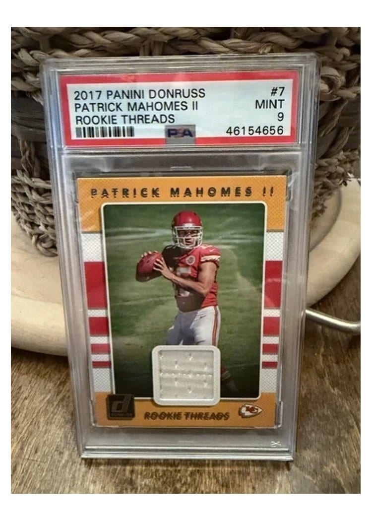 2017 Donruss Rookie Threads Patrick Mahomes II #7 card