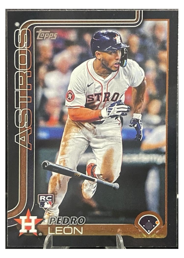 2025 Topps Base Set Pedro León #30 card
