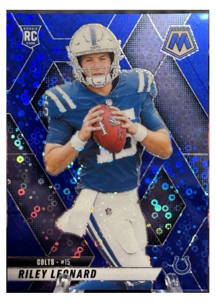 2025 Panini Mosaic Base Set Riley Leonard No Huddle Blue #372 card
