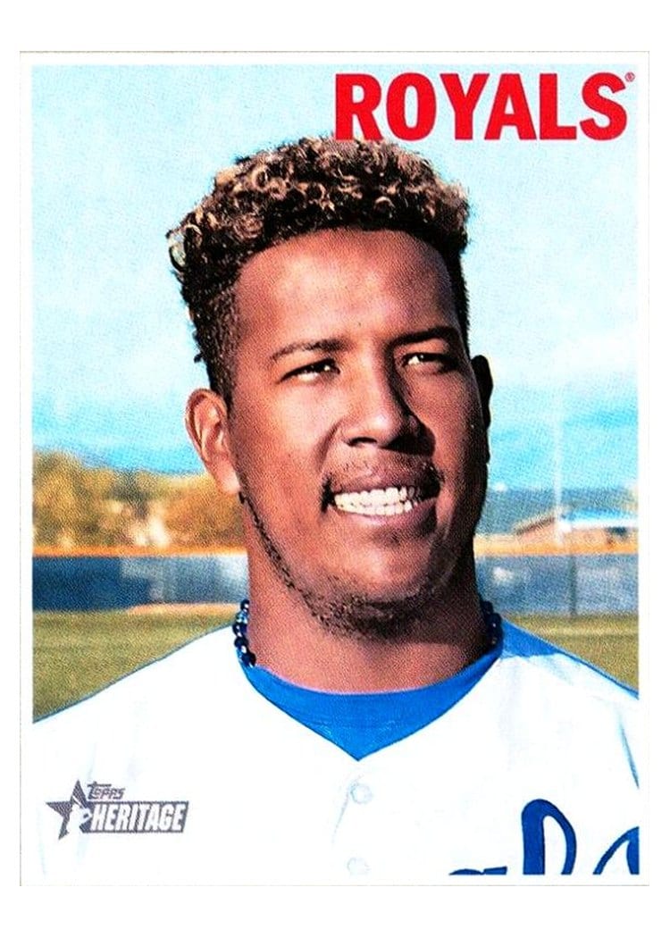 2019 Topps Heritage Base Set Salvador Perez #402 card