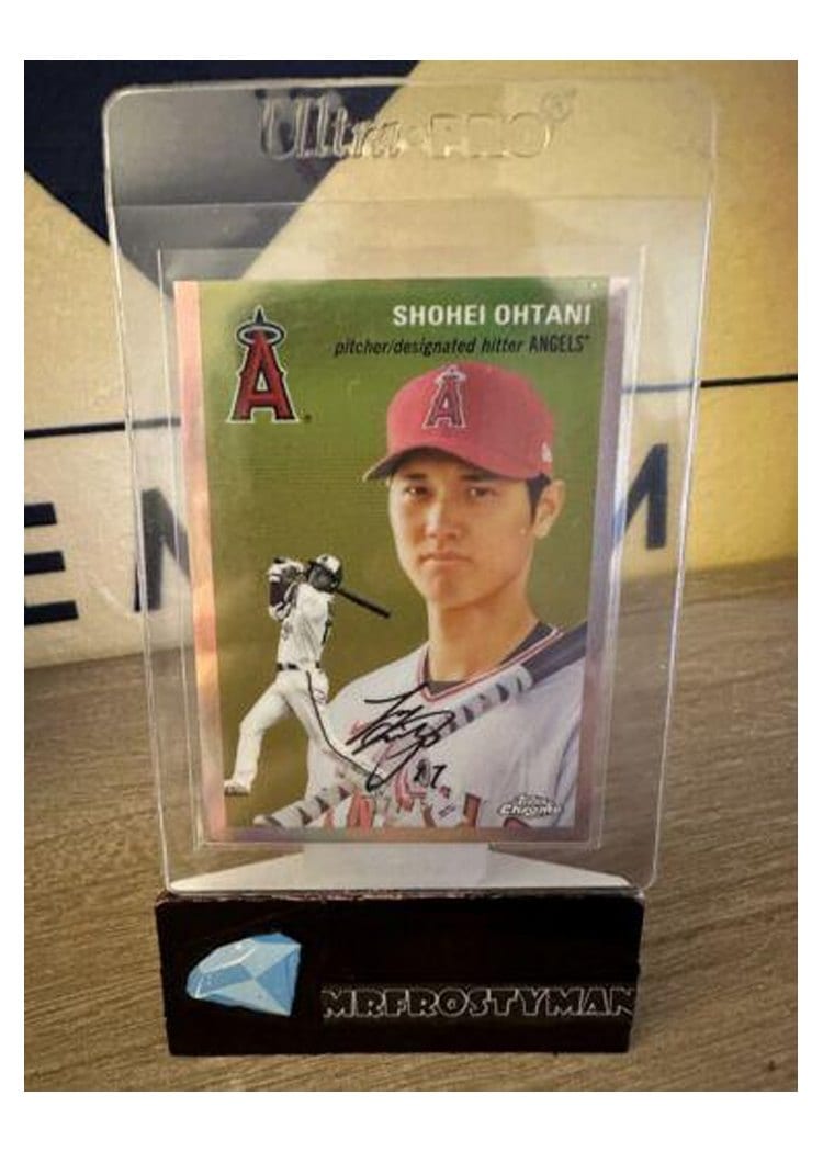 2023 Topps Chrome Shohei Ohtani #17 card