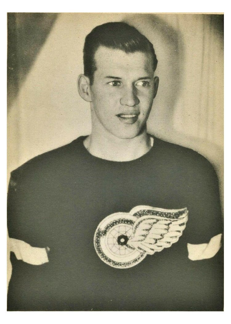1939 O-Pee-Chee V301-1 Syd Howe #72 card