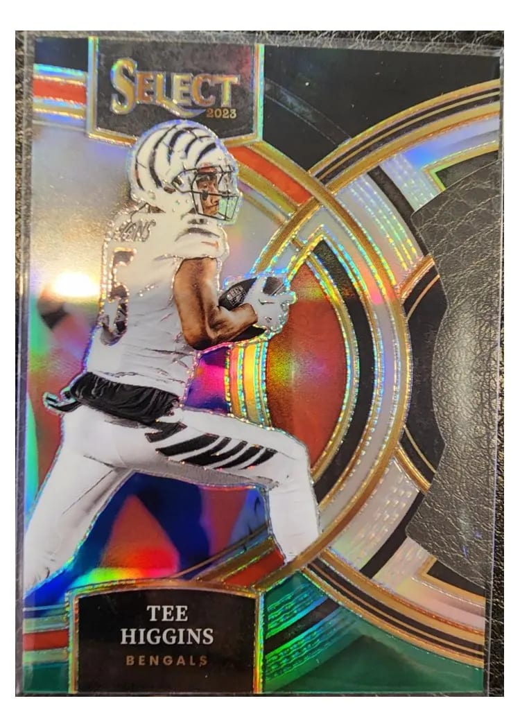 2023 Panini Select Base Set Tee Higgins Black Green Prizm Die-Cut #112 card
