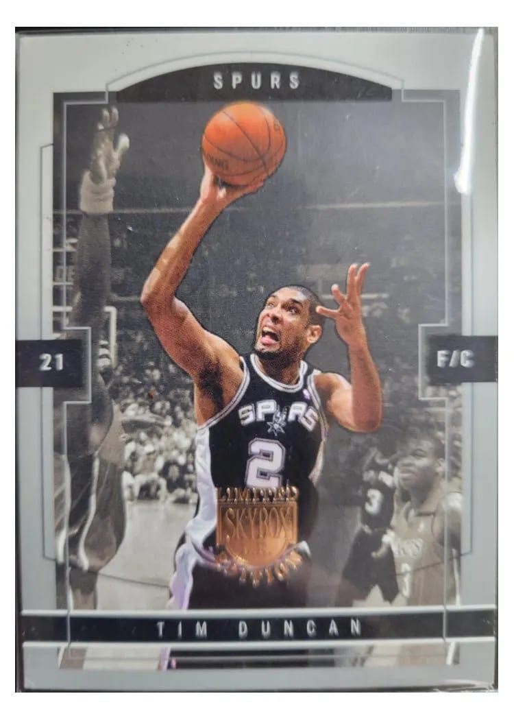 2004 Fleer Tim Duncan #14 card