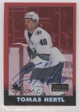 Tomas Hertl 2021 O-Pee-Chee Platinum 2020 Update Retro Red Rainbow Autograph card