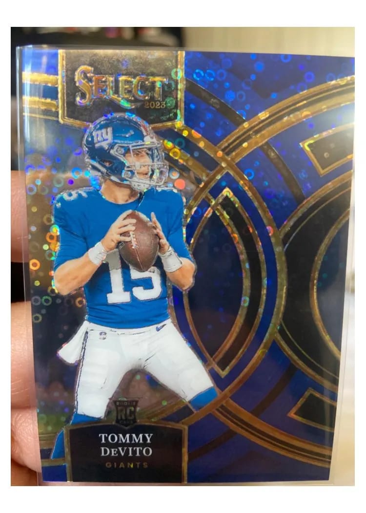 2023 Panini Select Base Set Tommy DeVito Disco Blue Prizm #102 card