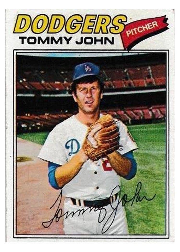 1977 Topps Tommy John #128 card