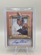 2024 Topps Gilded Collection Gold Frame Hall of Famers Autographs Tony Oliva #HAFA-TO card