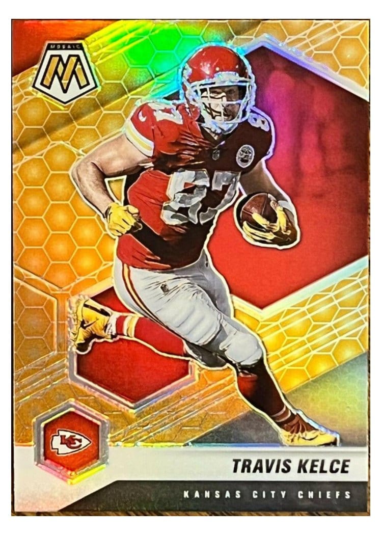 2021 Panini Mosaic Base Set Travis Kelce #4 card