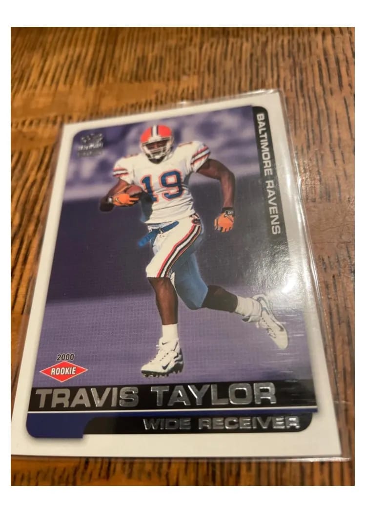 2000 Pacific Paramount Travis Taylor #22 card