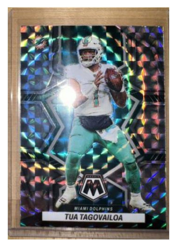 2022 Panini Mosaic Base Set Tua Tagovailoa #121 card