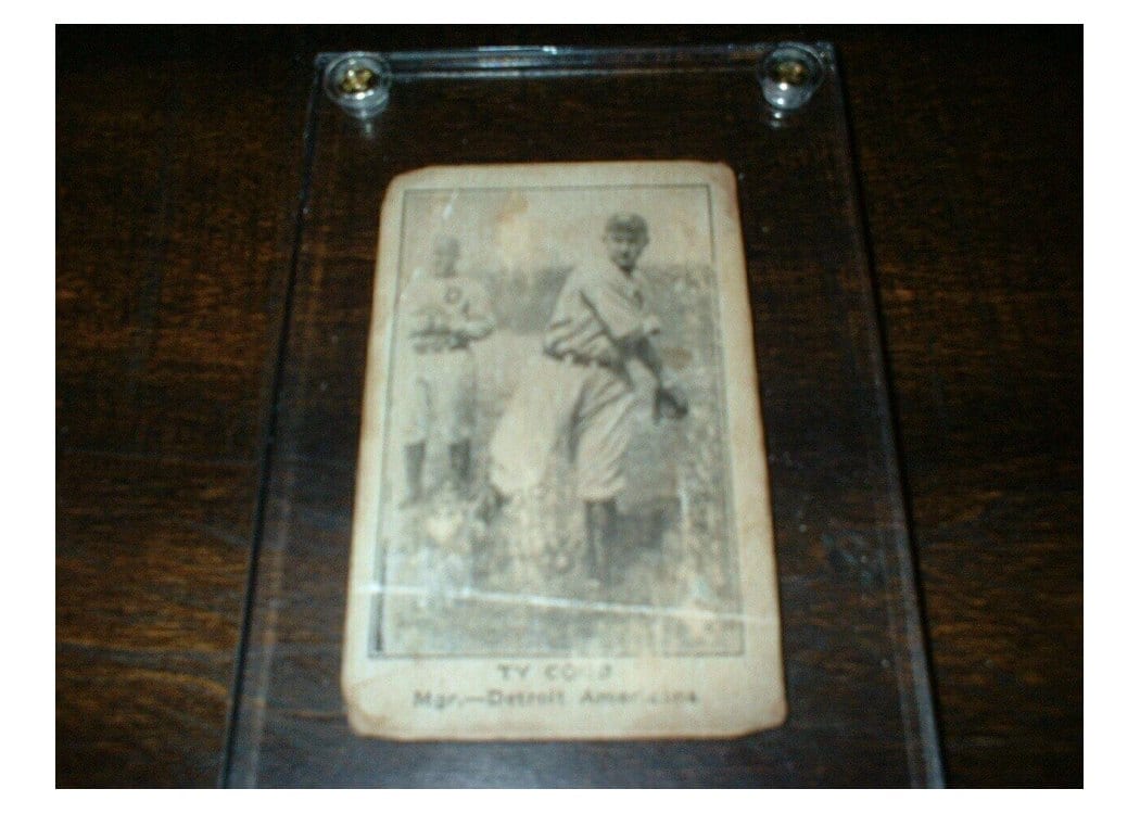 1922 E121 American Caramel Series of 120 Ty Cobb Throwing card