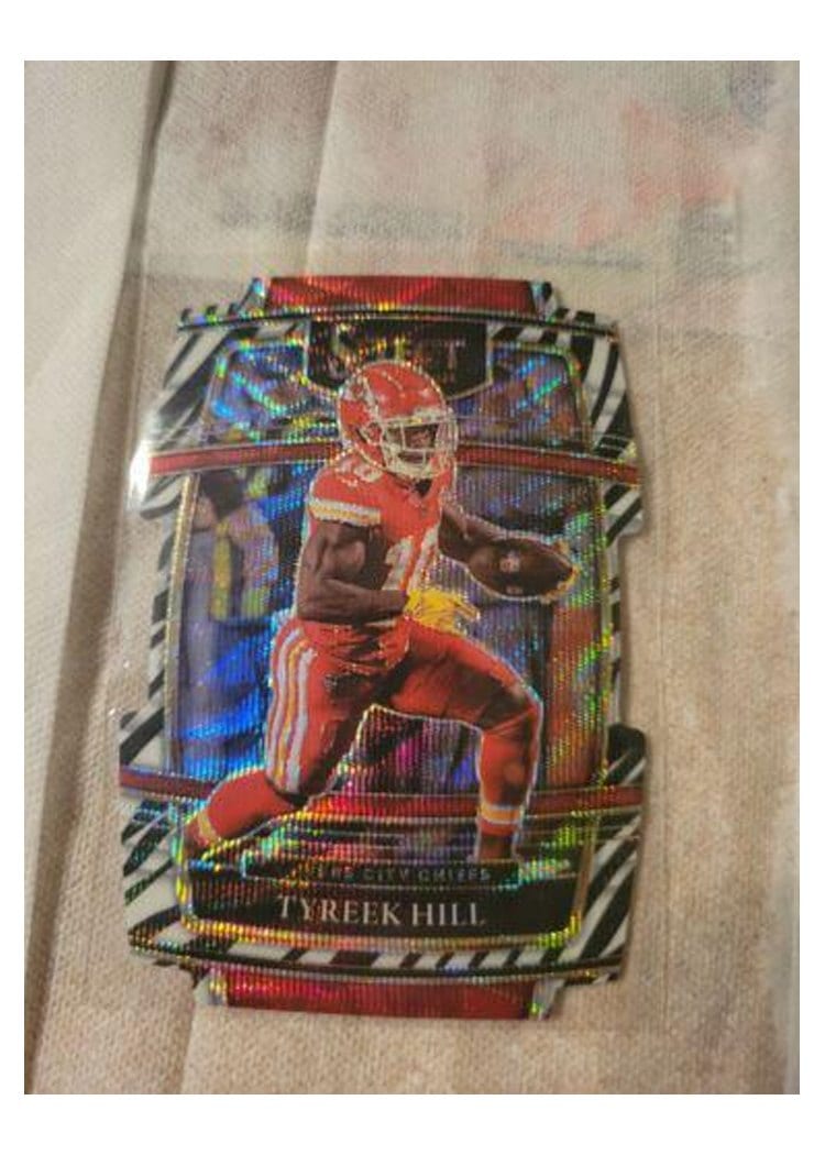 2021 Panini Select Base Set Tyreek Hill #18 card