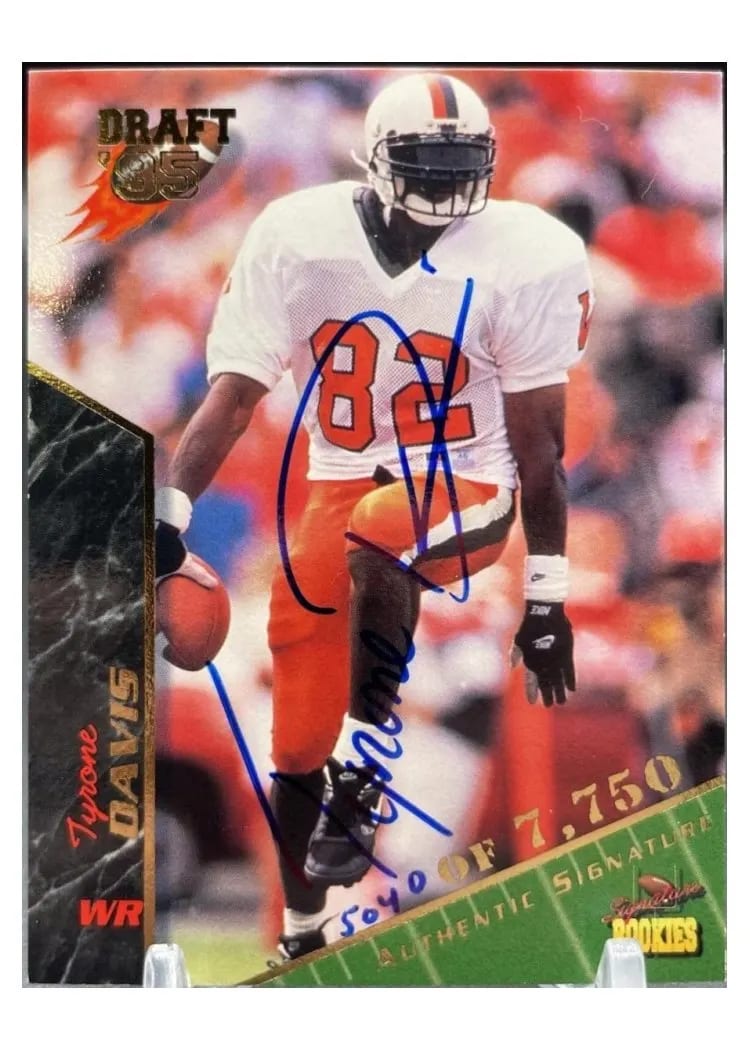 1995 Signature Rookies Autograph Tyrone Davis #22 card