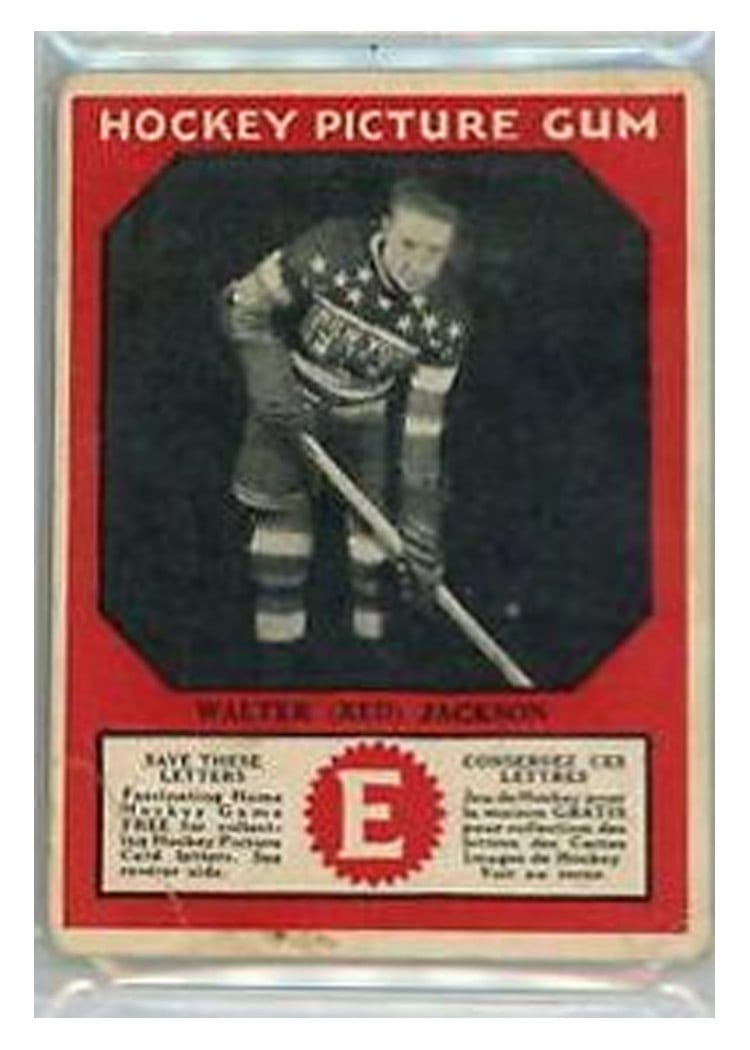 1933 V252 Canadian Gum Walter Jackson card