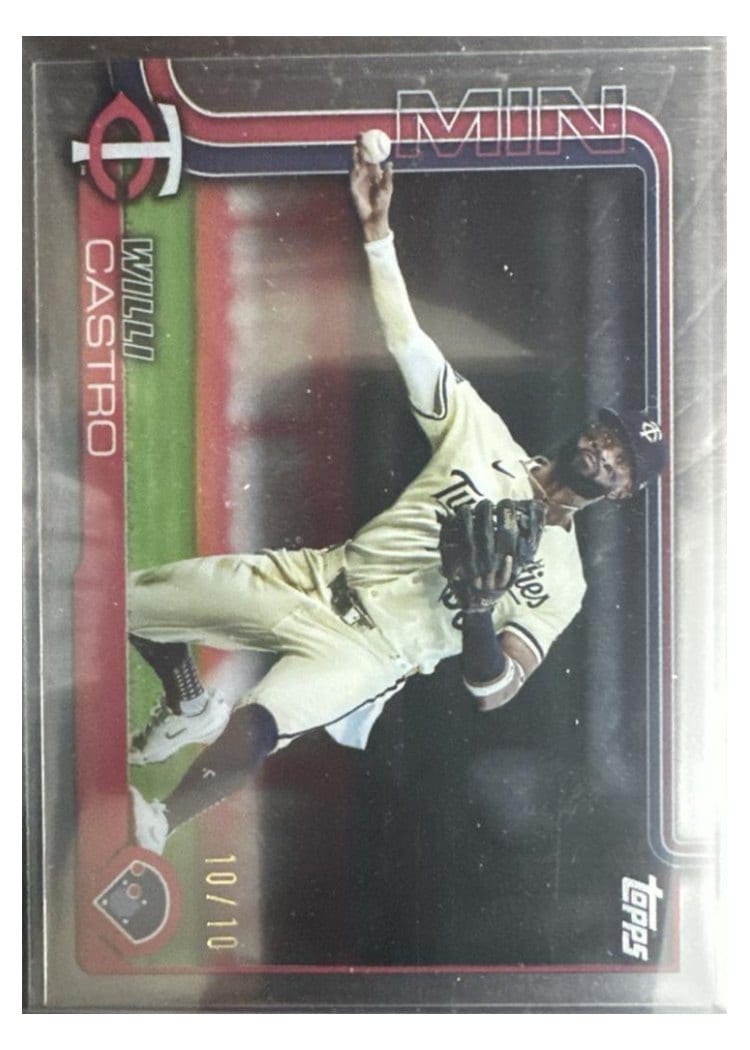 2025 Topps Base Set Willi Castro #155 card