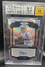 2025 Panini Prizm Legendary Signatures Yadier Molina #12