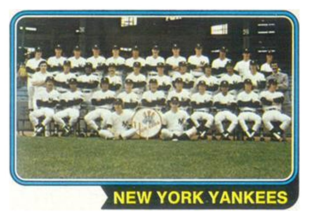 1974 Topps Yankees Team #363 card