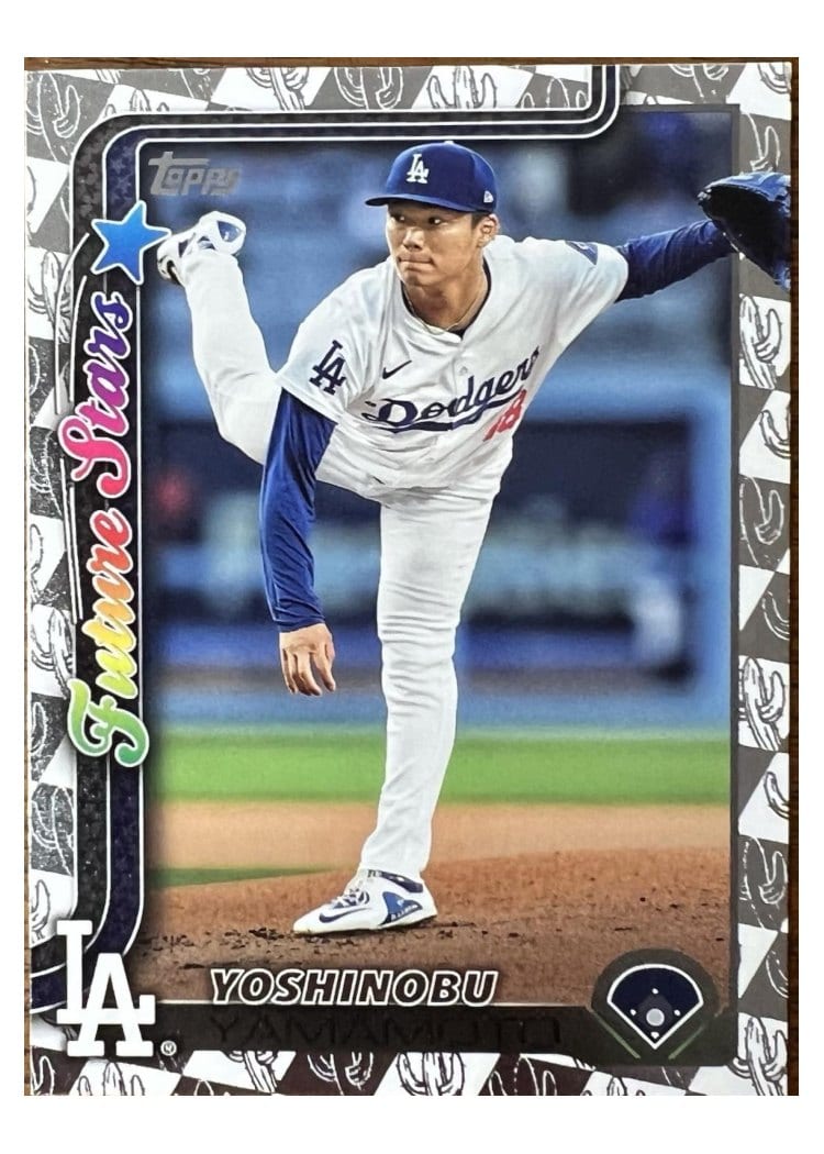 2025 Topps Yoshinobu Yamamoto #231 card