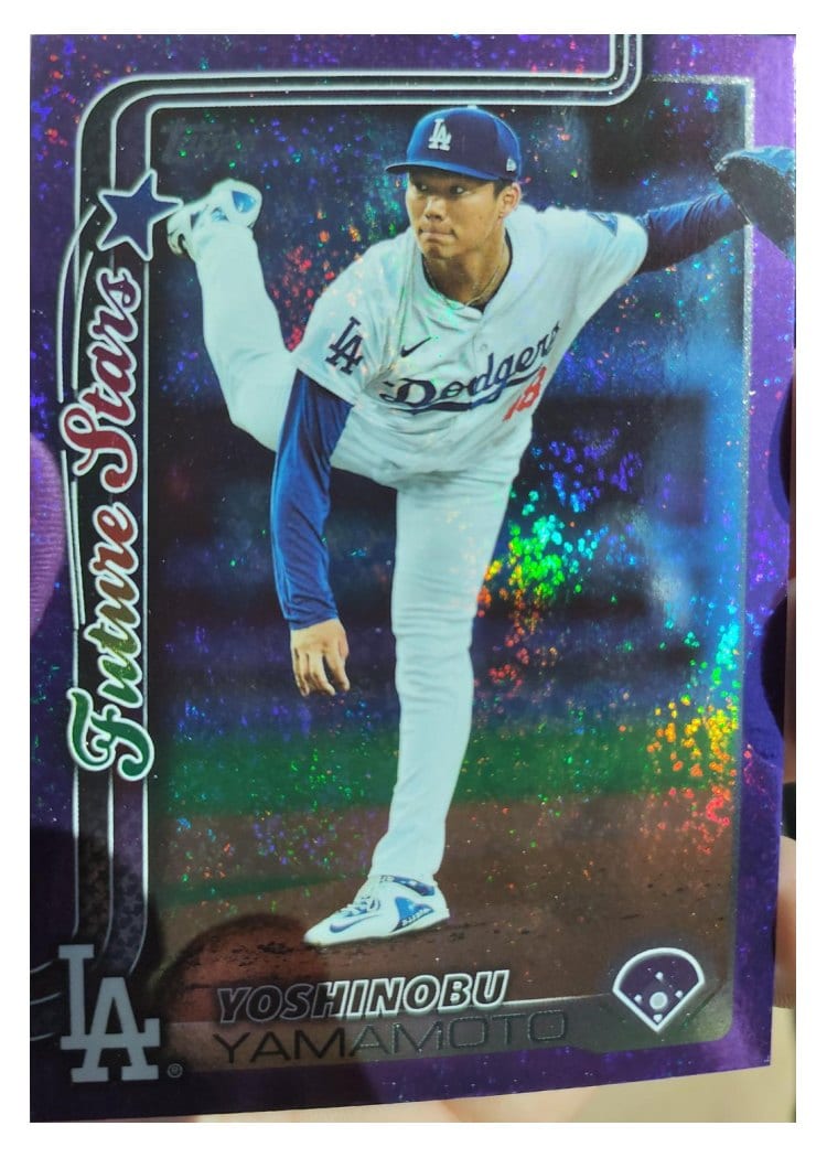 2025 Topps Yoshinobu Yamamoto #231 card