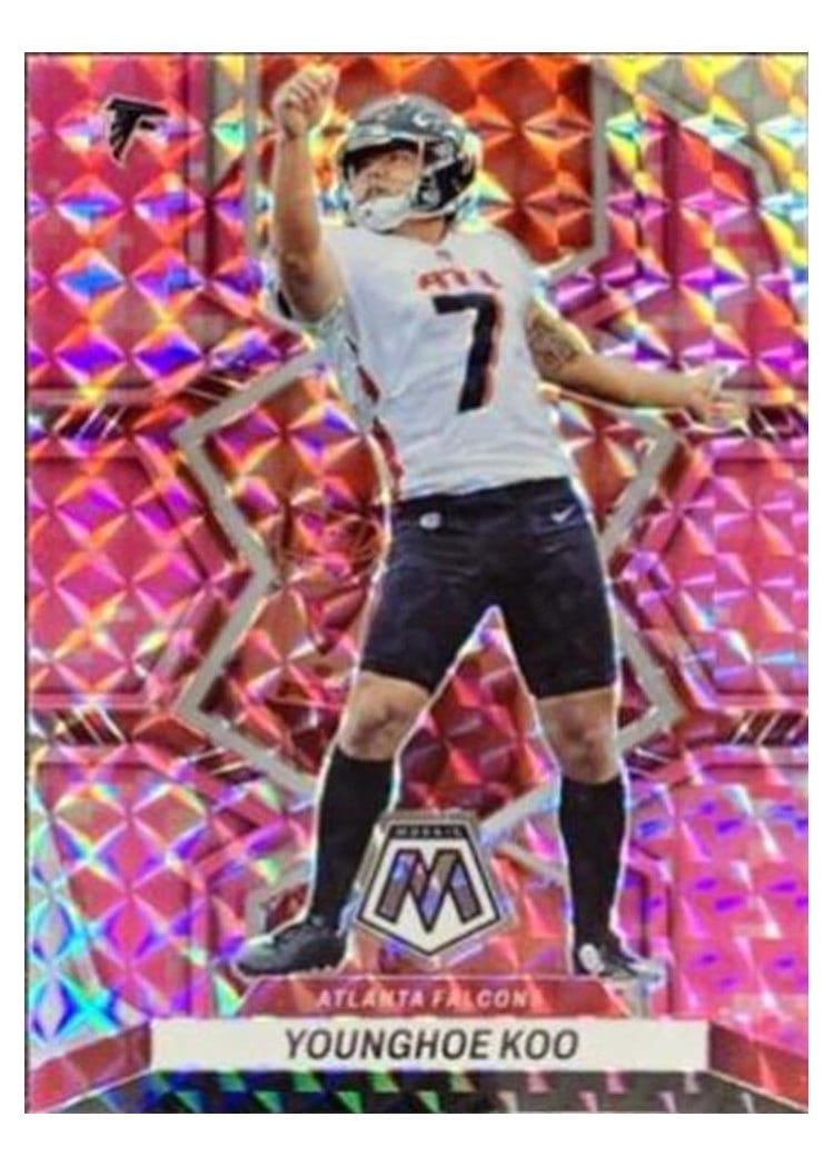 2022 Panini Mosaic Base Set Younghoe Koo Camo Pink #9 card