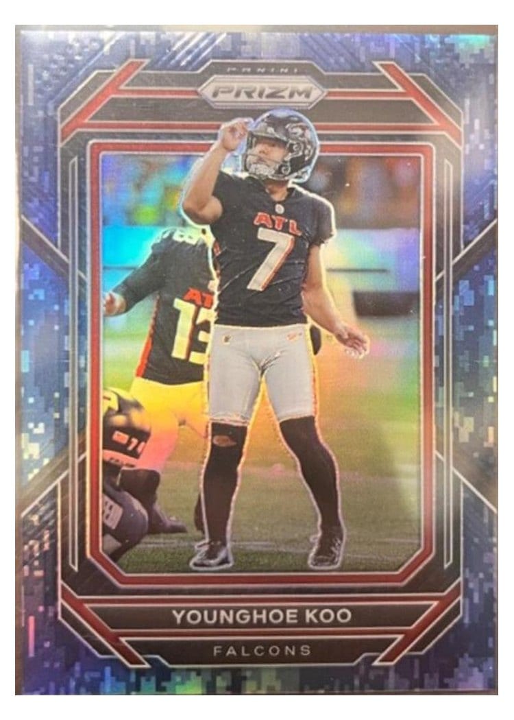2022 Panini Prizm Base Set Younghoe Koo Blue #17 card